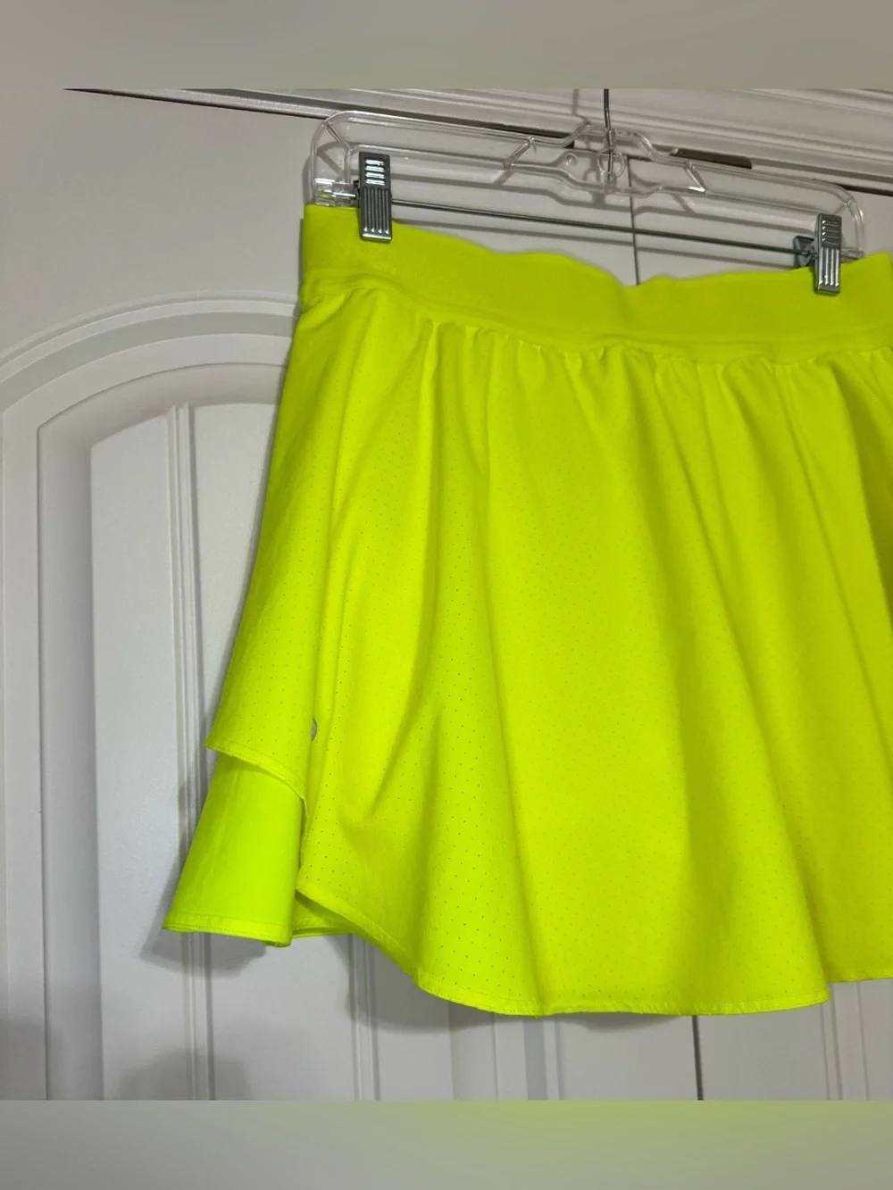 Lululemon Court Rival Perforated High-Rise Skirt *Long Highlight Yellow Size 10